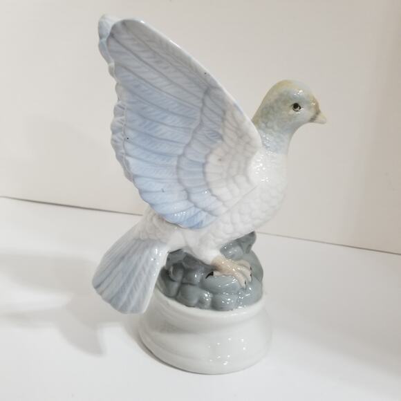 Vintage ceramic porcelain dove - Picture 11 of 15